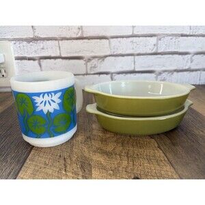 2 Pyrex Avocado Green 700 Individual Casseroles mint Never Used + Mug Vintage